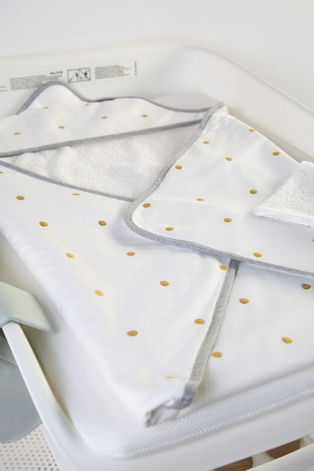 Cheap Childhome Baby Badcape + Washandje - 80X80 Cm - Jersey - Gold Dots