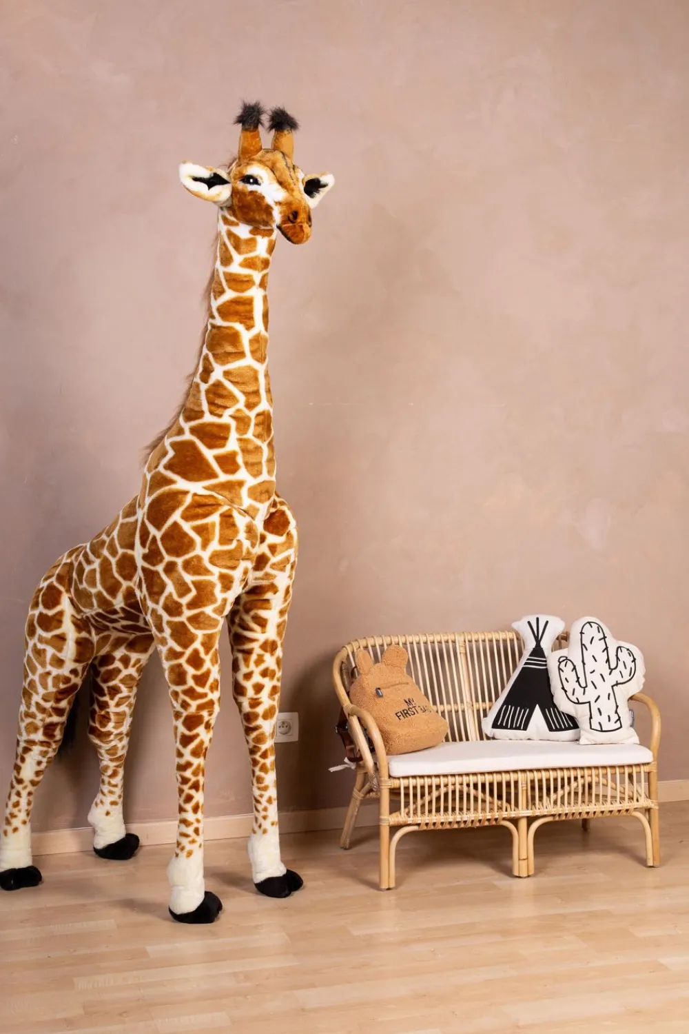 Outlet Childhome Staande Giraf Knuffel - 65X35X180 Cm - Bruin Geel